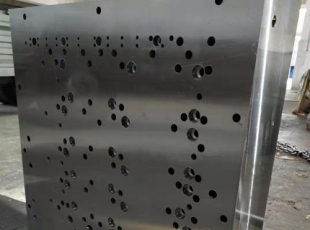 江陰小孔加工廠 專(zhuān)業(yè)加工設(shè)備